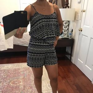 Super cute Romper size : Small Blue /White ❤️